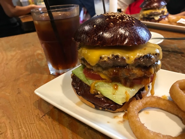 hungry-heaven-double-burger-in-meguro-tokyo